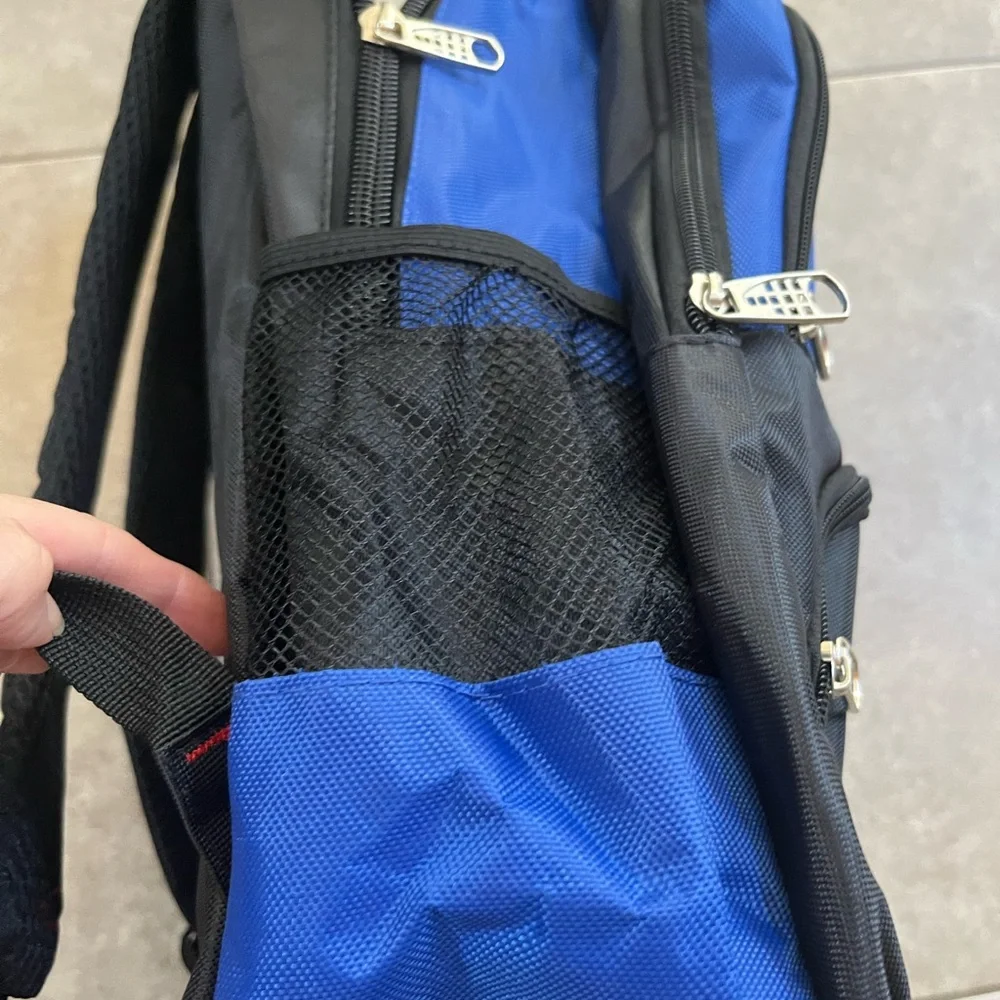 Moda west 17” black and blue NWT backpack